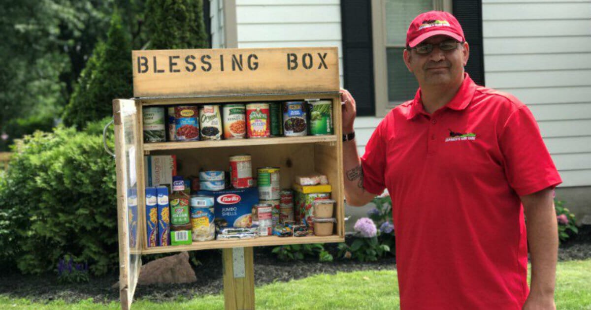 Army veteran sees the hunger problem in his community, so he sets up a food bank on his lawn