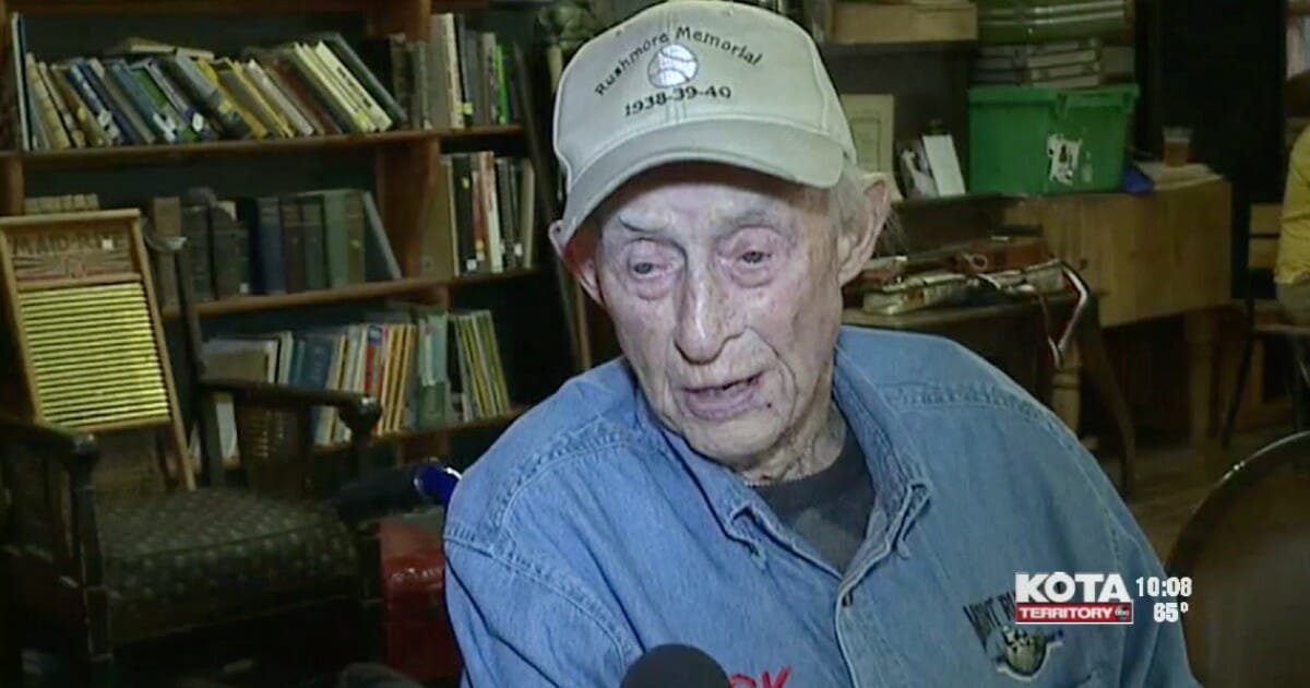 Last surviving Mount Rushmore carver dies at 98